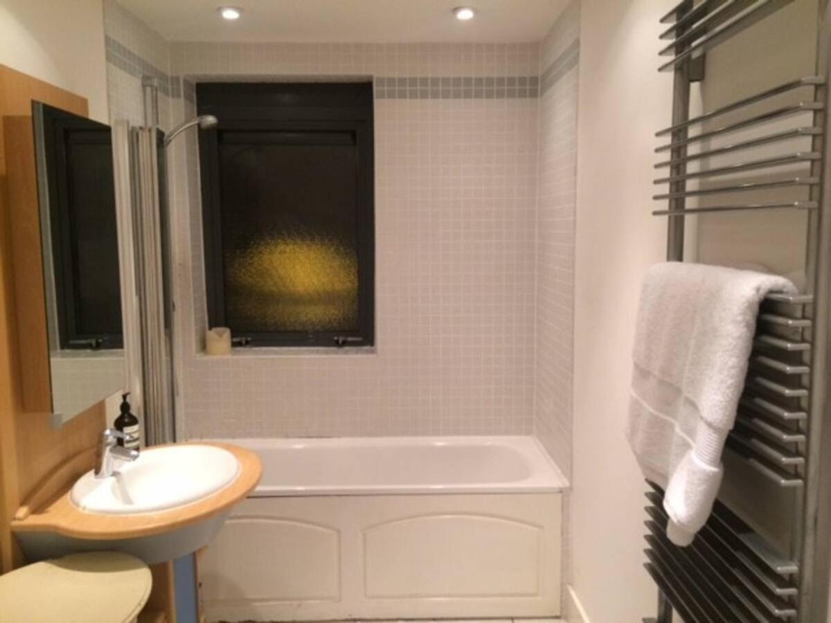 Spacious, Bright And Modern Flat In Holloway Londyn Zewnętrze zdjęcie