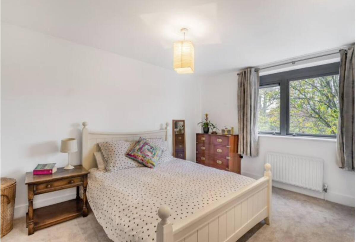 Spacious, Bright And Modern Flat In Holloway Londyn Zewnętrze zdjęcie